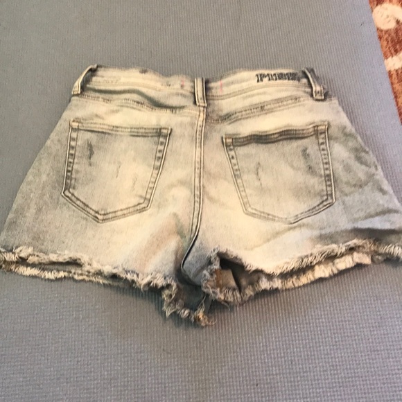 SOLD Victoria’s Secret Pink Hi-Rise Cutoff Denim Shorts - Picture 3 of 4